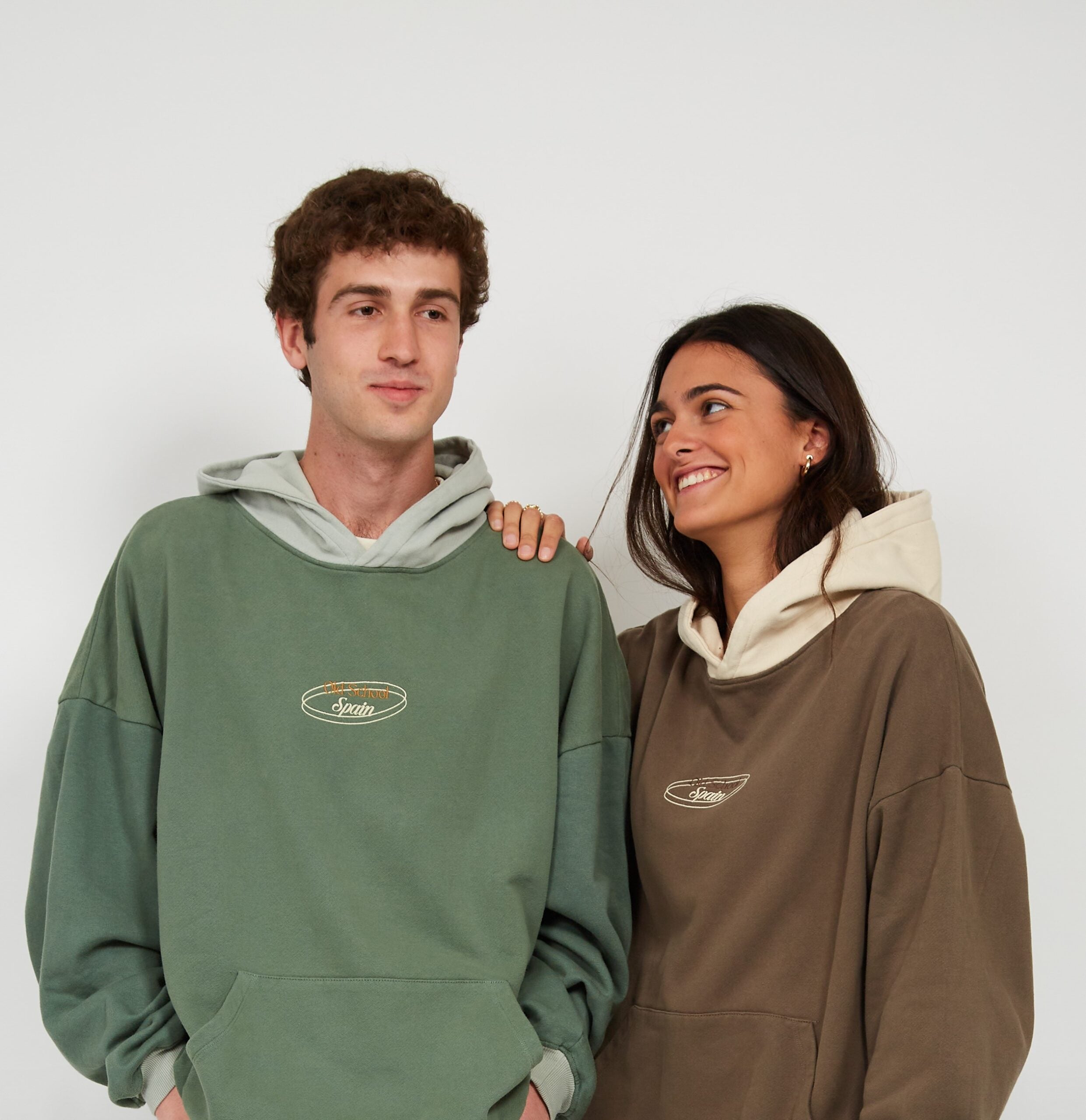 SUDADERA OVERSIZE MERRILVILLE